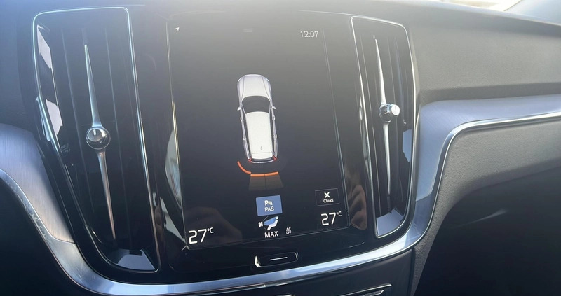 Volvo V60 cena 74900 przebieg: 152400, rok produkcji 2018 z Łochów małe 172